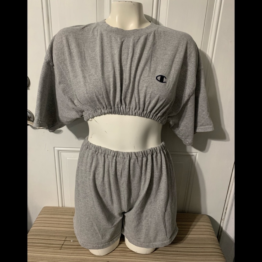 Champion Women's Athletic Gray Crop Top And Shorts Set LOT-O